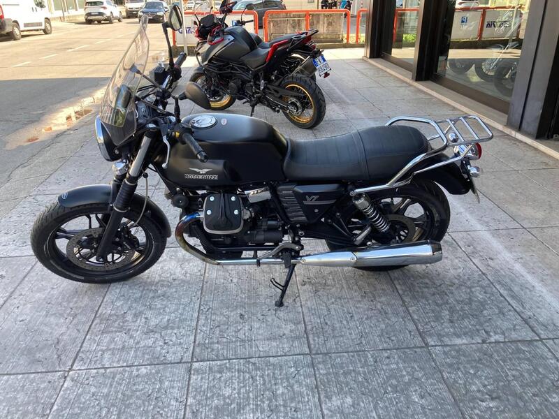 Moto Guzzi V7 Classic (2008 - 12) (2)
