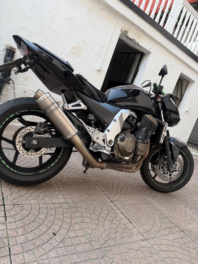 Kawasaki Z 750 S (4)