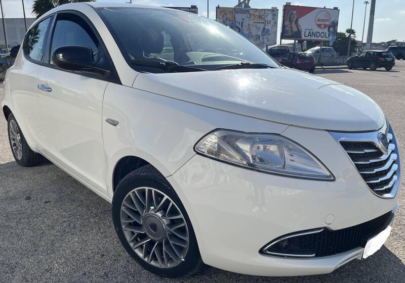 Lancia Ypsilon usata a Caserta