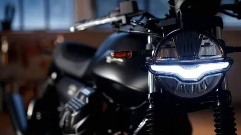 Moto Guzzi V7 Stone (2021 - 24) (9)