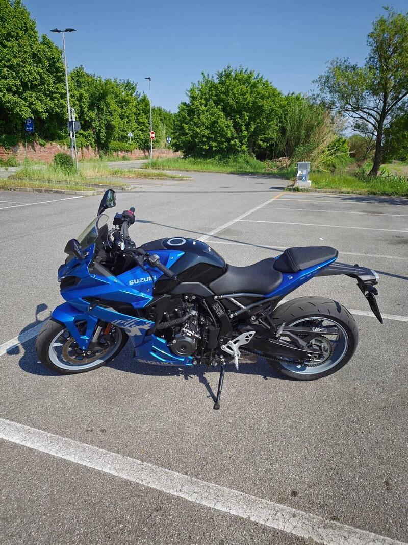 Suzuki GSX-8R (2024 - 26)