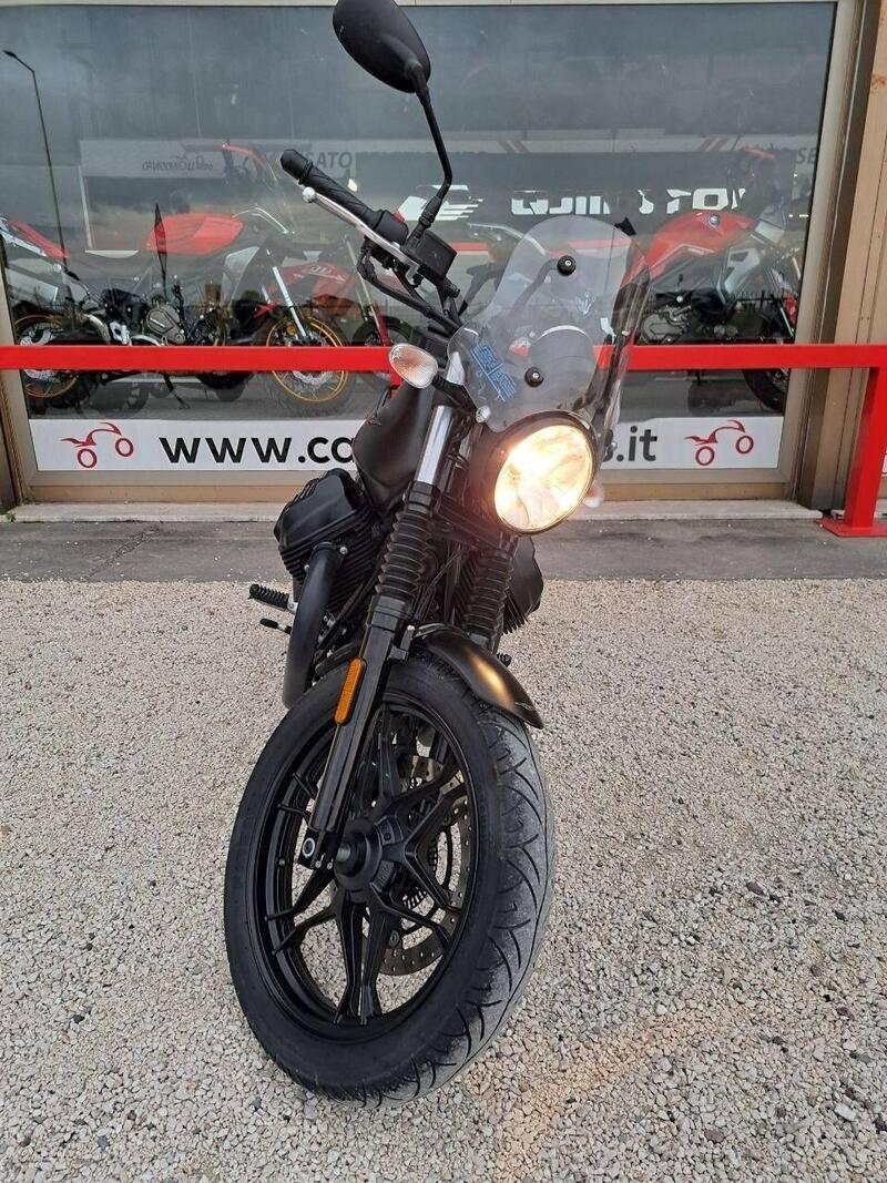 Moto Guzzi V7 III Stone (2017 - 20) (2)