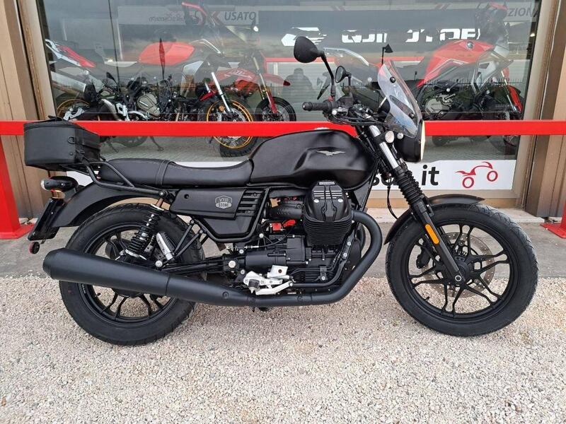 Moto Guzzi V7 III Stone (2017 - 20) (3)