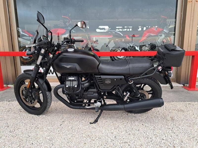 Moto Guzzi V7 III Stone (2017 - 20)