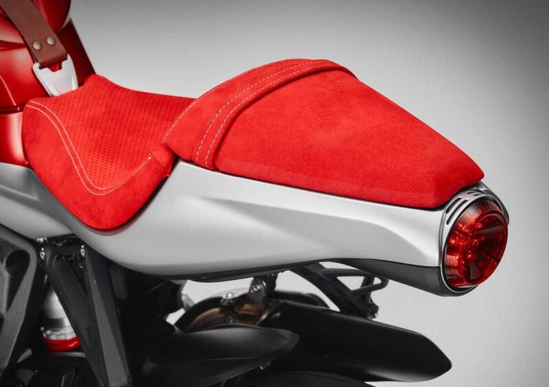 MV Agusta Superveloce 800 Superveloce 800 S (2026) (12)