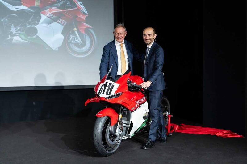 Il Senatore Urso e Claudio Domenicali tengono a battesimo la Superleggera Centenario Tricolore di Ducati