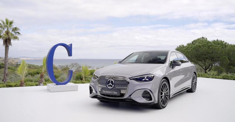 Mercedes Classe C elettrica, eccola: 760 km di autonomia e una calandra che fa impazzire i nostalgici (VIDEO)