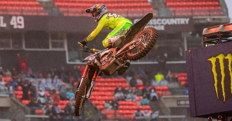 Supercross 2026: Roczen non sbaglia a Cleveland e si porta ad un punto dalla vetta del campionato