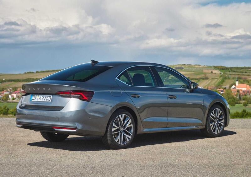 Skoda Octavia (2020-->>) (2)