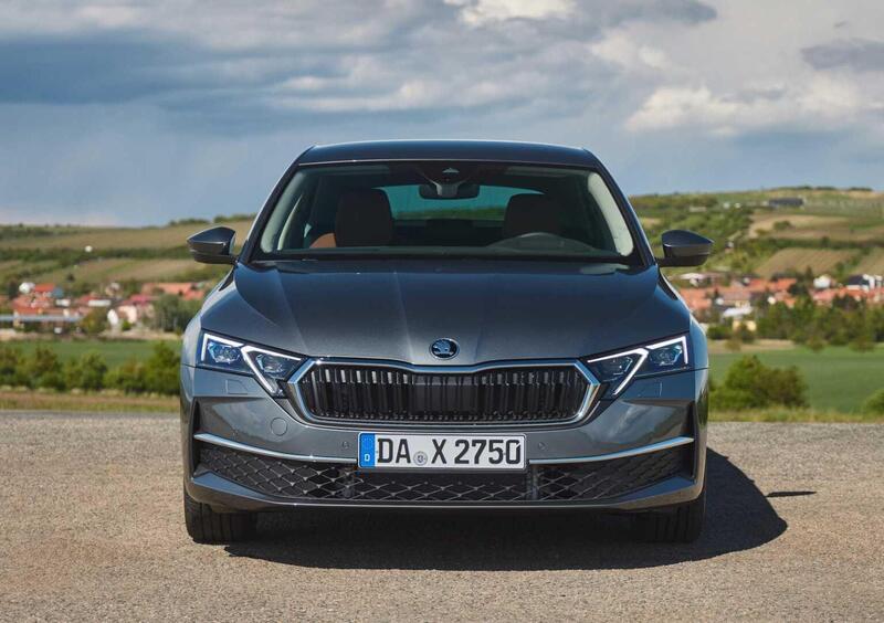 Skoda Octavia (2020-->>) (6)