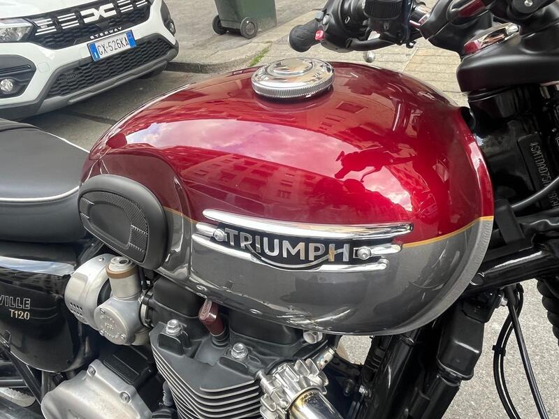 Triumph Bonneville T120 Gold Line Edition (2022 - 23) (5)