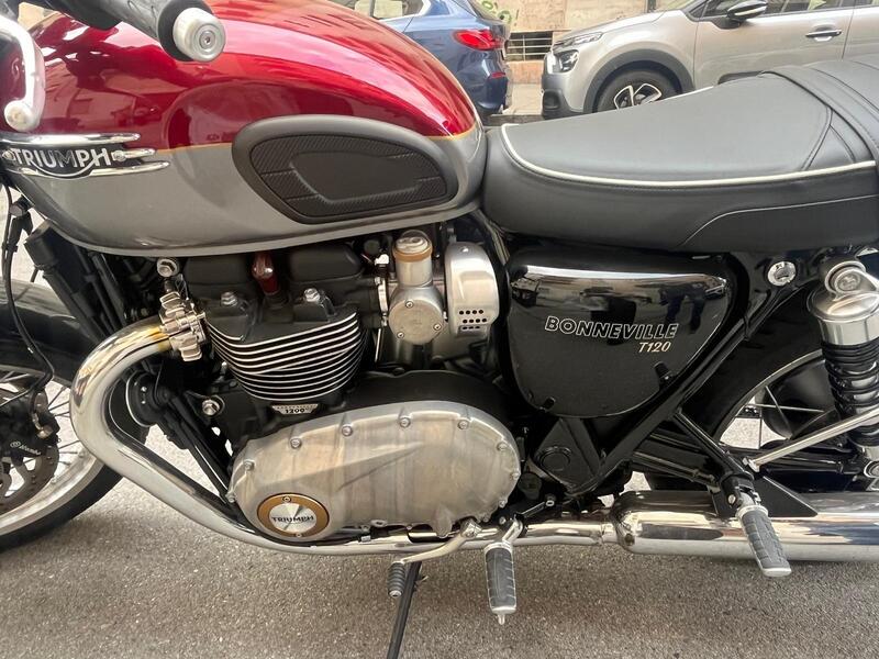 Triumph Bonneville T120 Gold Line Edition (2022 - 23) (10)