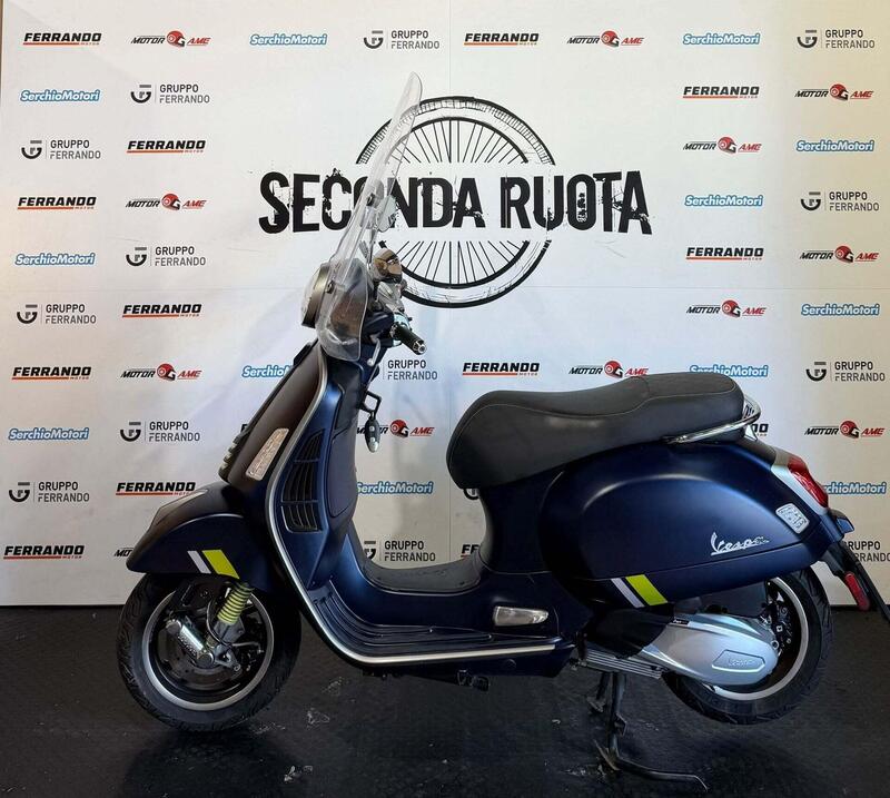 Vespa GTS 300 Super Tech (2023 - 24) (2)