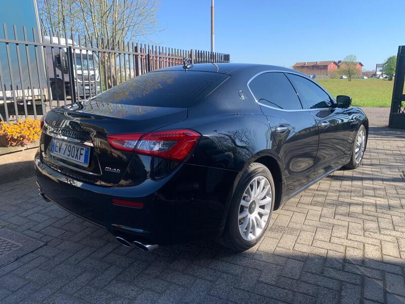 Maserati Ghibli usata a Milano (4)