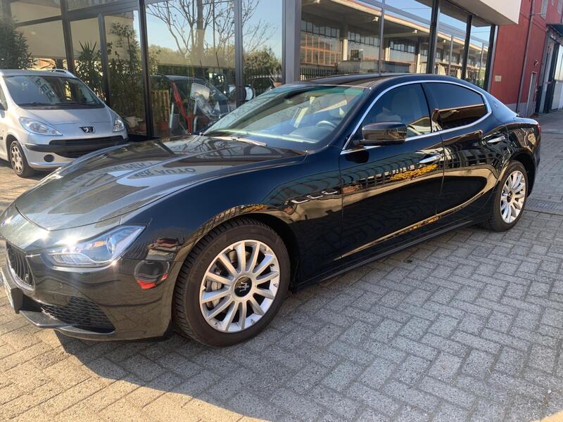 Maserati Ghibli usata a Milano (7)