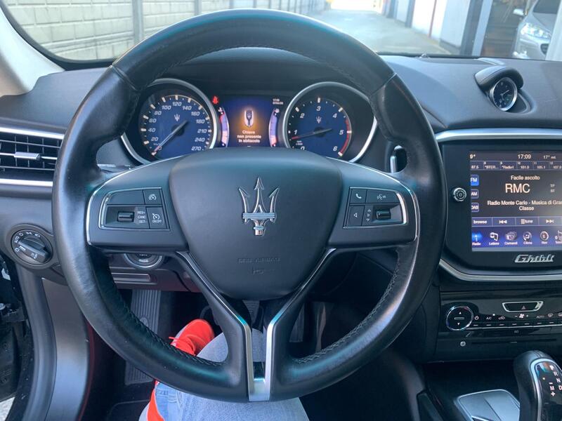 Maserati Ghibli usata a Milano (12)