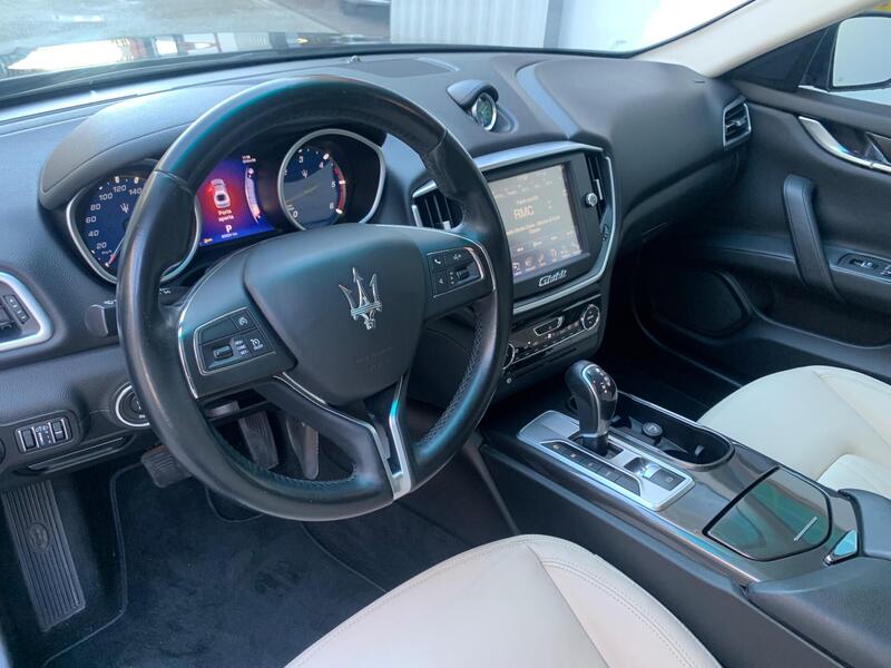 Maserati Ghibli usata a Milano (16)
