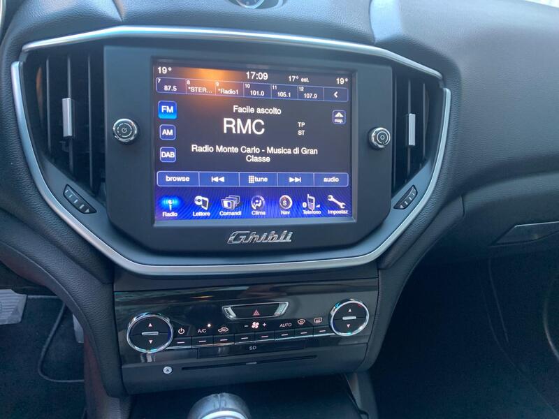 Maserati Ghibli usata a Milano (17)