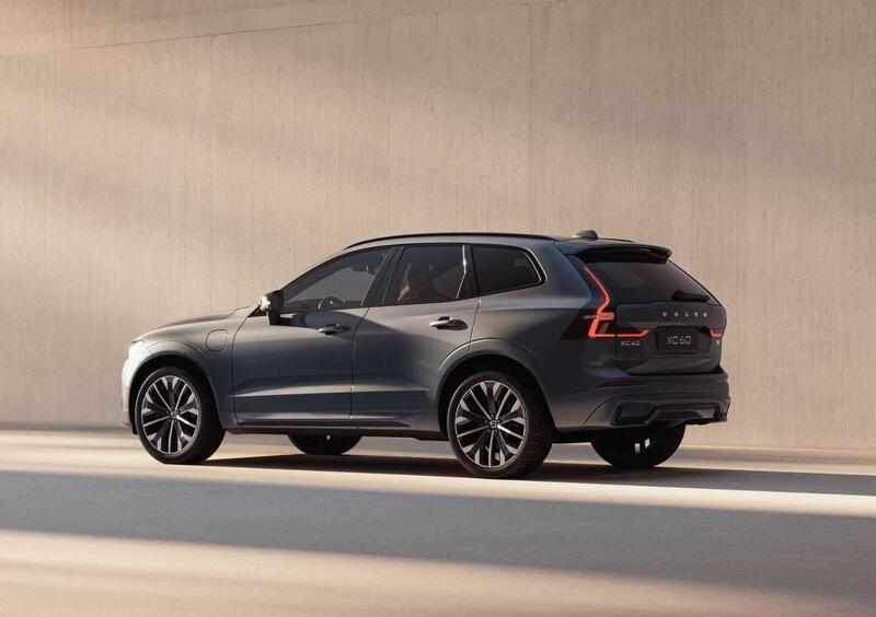 Volvo XC60 (2017-->>) (3)