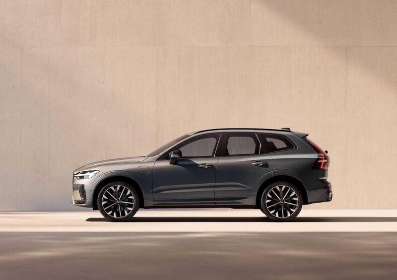 Volvo XC60 (2017-->>) (2)