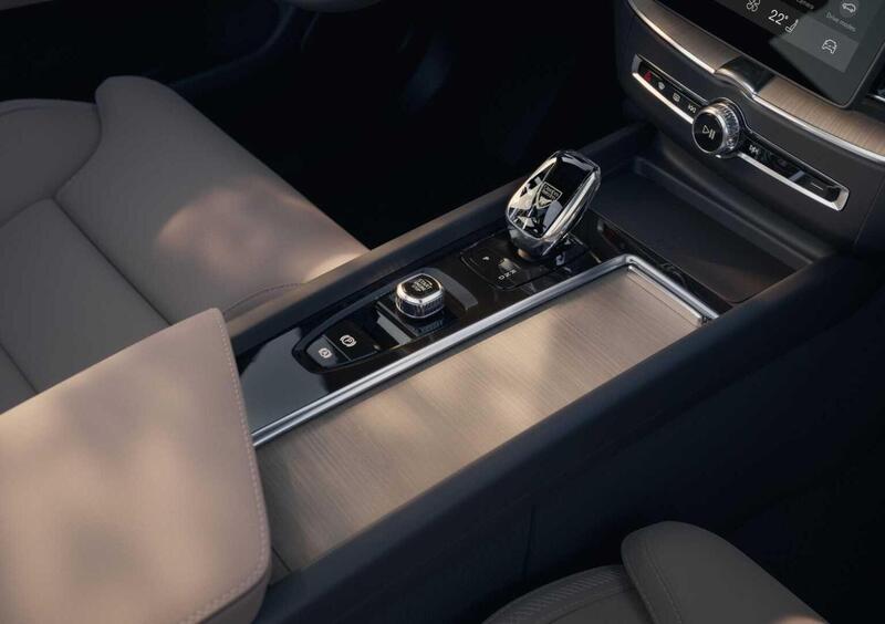 Volvo XC60 (2017-->>) (16)