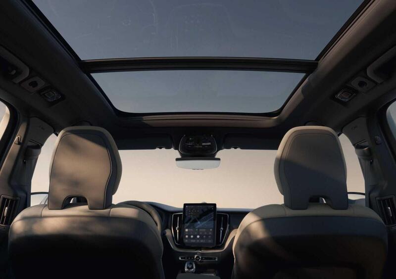 Volvo XC60 (2017-->>) (17)