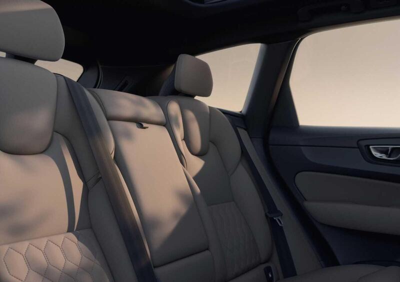 Volvo XC60 (2017-->>) (13)