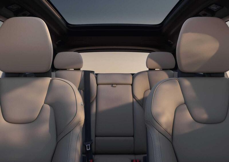 Volvo XC60 (2017-->>) (14)