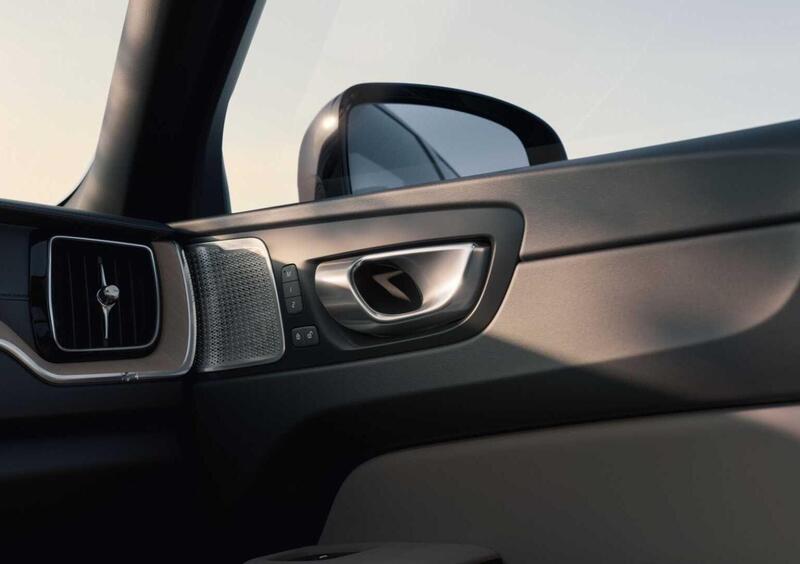 Volvo XC60 (2017-->>) (23)
