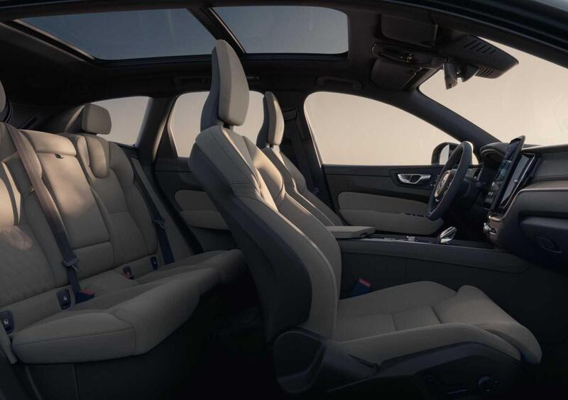 Volvo XC60 (2017-->>) (12)