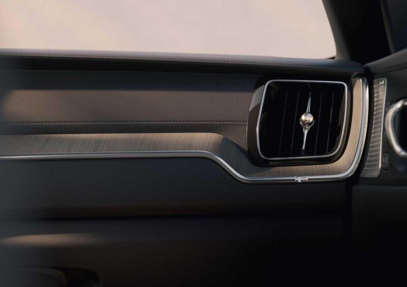 Volvo XC60 (2017-->>) (22)