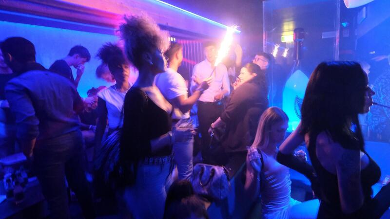 "C'&egrave; un mio amico pilota di F1, vuole una tipa": lo scandalo escort a Milano che fa tremare il paddock e la Serie A