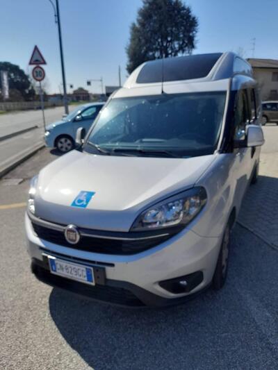 Fiat Dobl&ograve; Furgone 1.6 MJT 120CV PL-TN Cargo Maxi Lamierato del 2023 usata a Tortona
