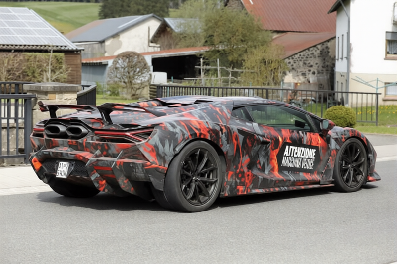 Lamborghini Revuelto SV