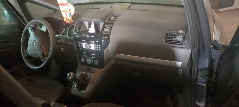 Opel Zafira usata a Alessandria (8)