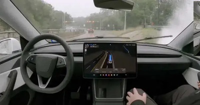 Tesla Robotaxi, la richiesta assurda al passeggero riaccende i dubbi sulla guida autonoma