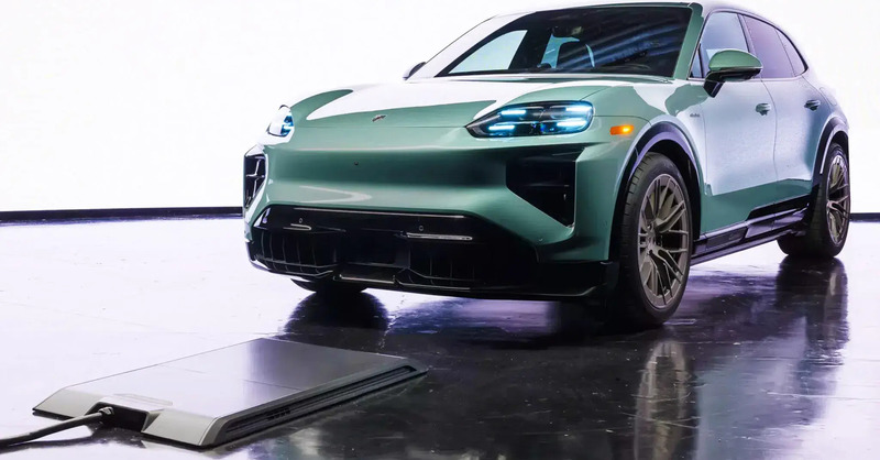 La nuova ricarica wireless per la Porsche Cayenne elettrica &egrave; veloce quanto costosa: ecco cosa sappiamo