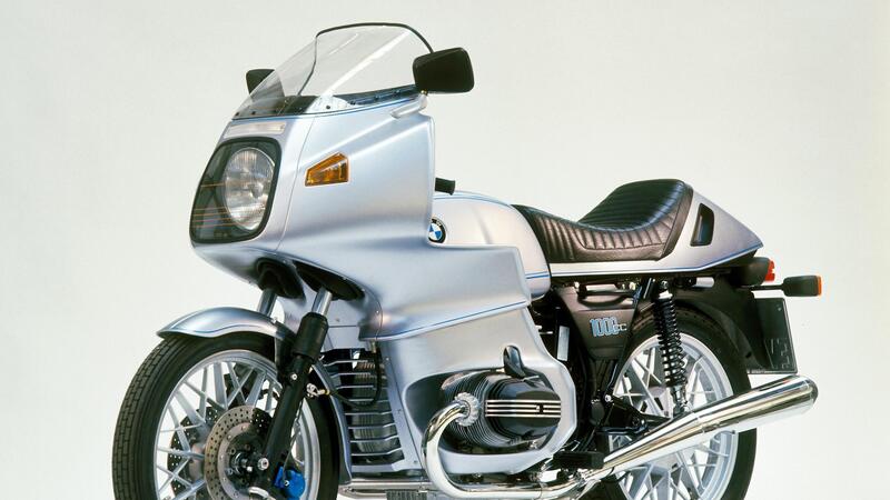 BMW Motorrad brinda ai 50 anni della RS: la pioniera delle sport tourer