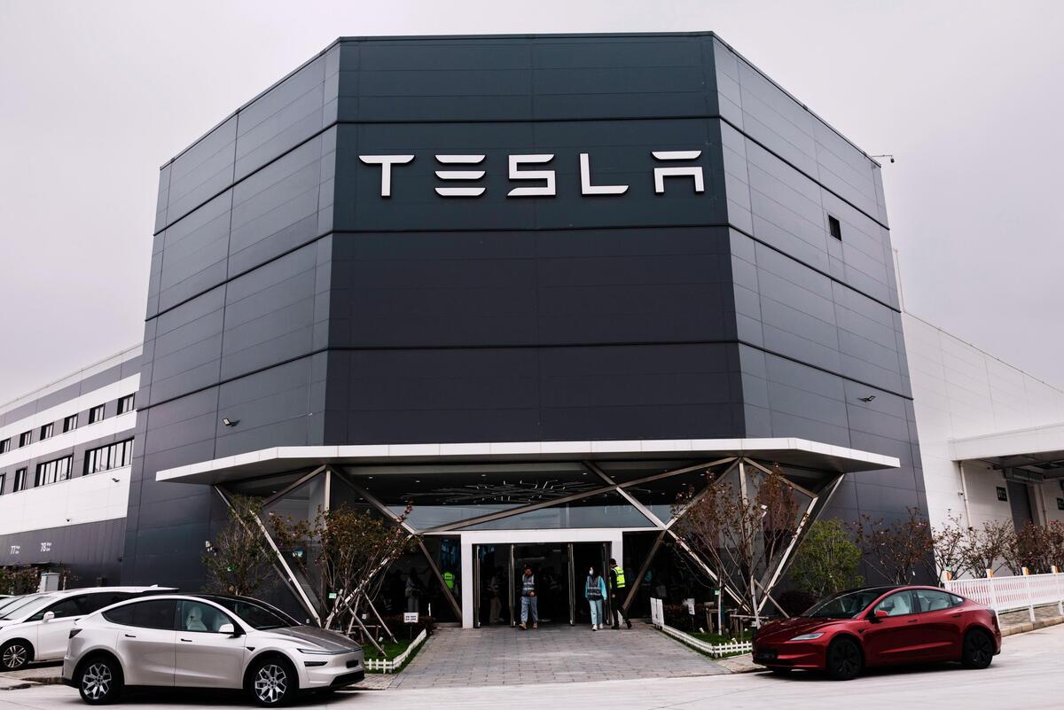 Mercato auto europeo, boom dell’elettrico a marzo 2026: vendite in crescita e nuovi equilibri tra i costruttori