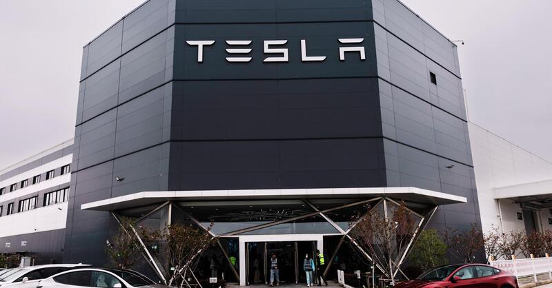 Mercato auto europeo, boom dell&rsquo;elettrico a marzo 2026: vendite in crescita e nuovi equilibri tra i costruttori