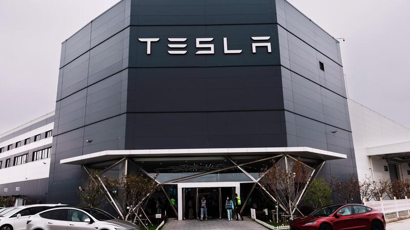 Mercato auto europeo, boom dell&rsquo;elettrico a marzo 2026: vendite in crescita e nuovi equilibri tra i costruttori