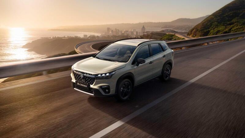 Suzuki KURO, il nero diventa manifesto: Vitara e S-Cross Hybrid cambiano pelle e partono da 25.850 euro