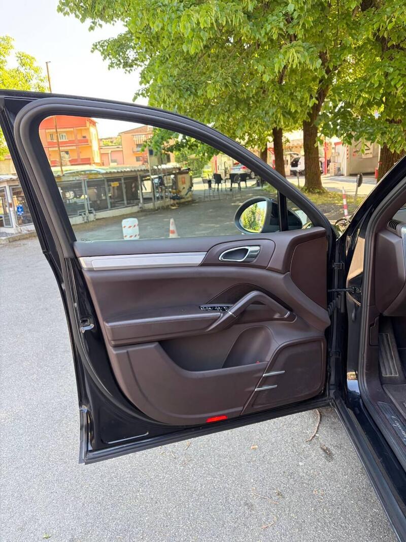 Porsche Cayenne usata a Cremona (3)