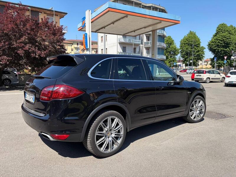 Porsche Cayenne usata a Cremona (9)