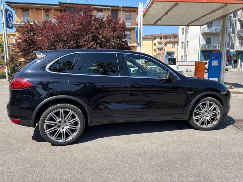 Porsche Cayenne usata a Cremona (10)