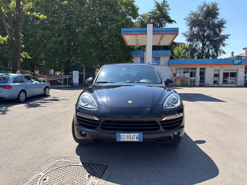 Porsche Cayenne usata a Cremona (14)