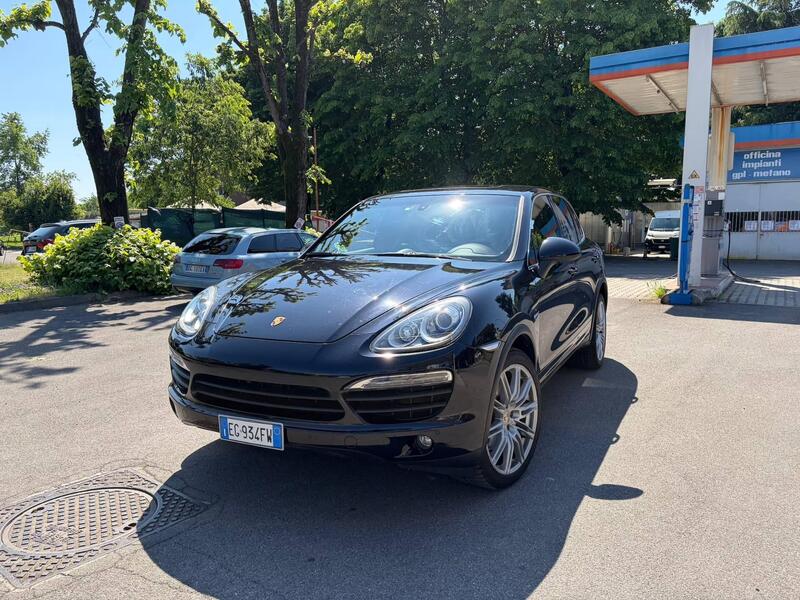 Porsche Cayenne usata a Cremona (15)