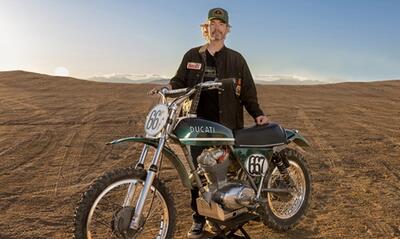 Jason Chinnock, CEO Ducati North America, in gara con una Ducati 450 R/T Desmo del 1971