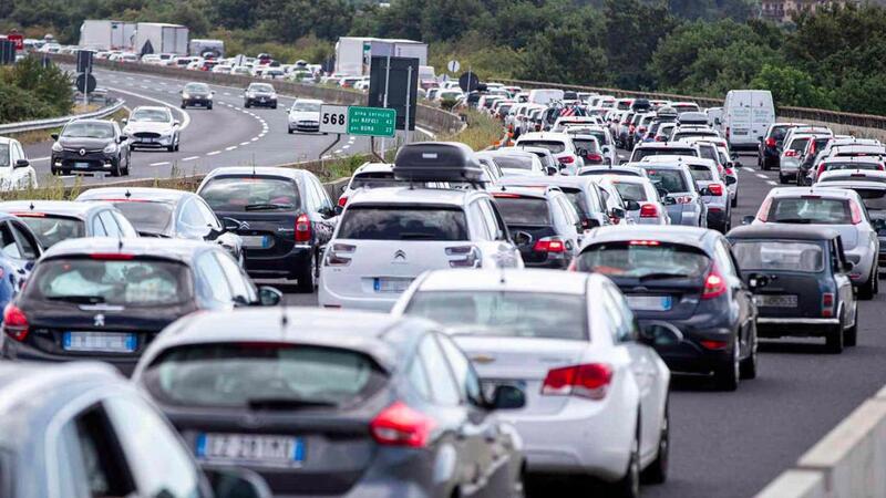 Ponte del 25 aprile e 1&deg; maggio: Anas stima 95 milioni di veicoli sulle strade