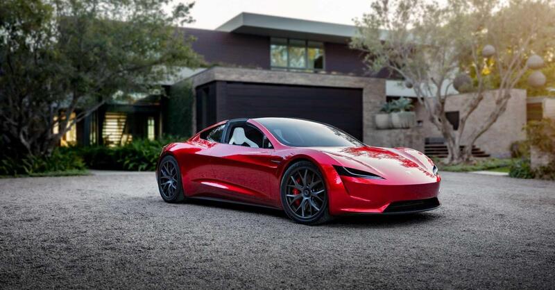 Tesla Roadster, Musk: &laquo;Sar&agrave; l'ultima auto che potrai davvero guidare&raquo;. Peccato che non esista ancora